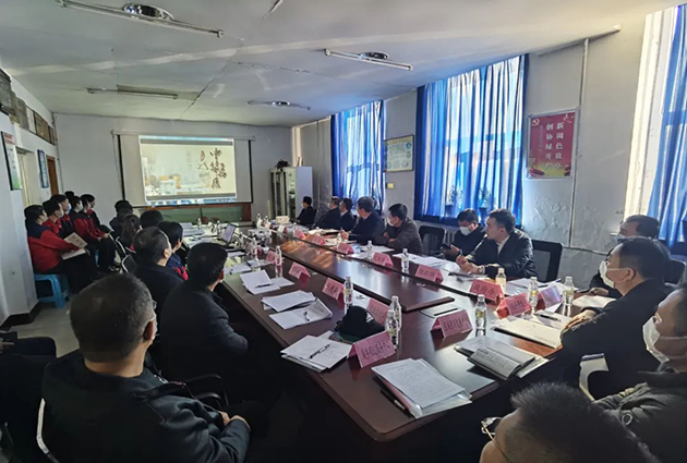 孙东深入佳博官方网站制药有限责任公司主持召开现场